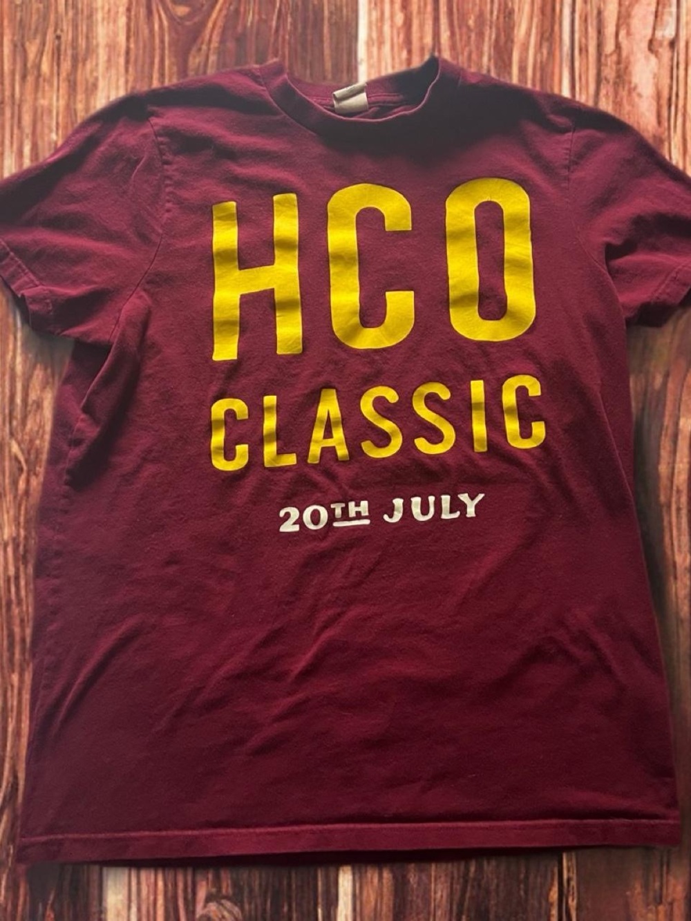 Vintage Y2K Hollister Burgundy Tee with Yellow Graphic XL